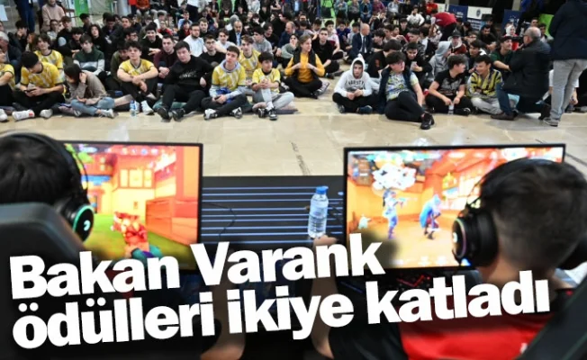 Bakan Varank ödülleri ikiye katladı