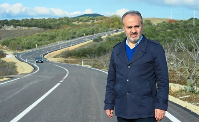 İnegöl'de 5 caddeye 6 bin 900 metre asfalt yapıldı