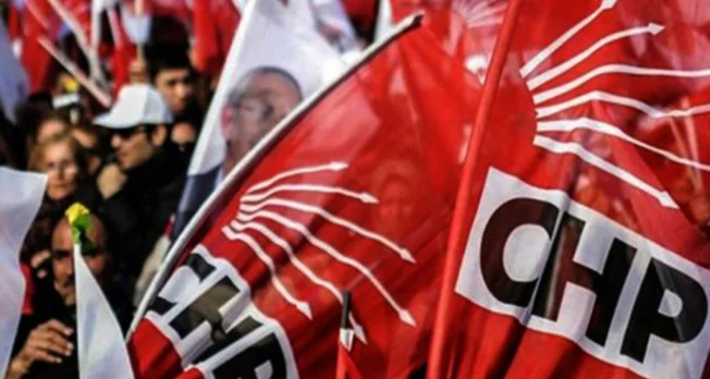 CHP'de Tüm MYK Üyeleri İstifa Etti