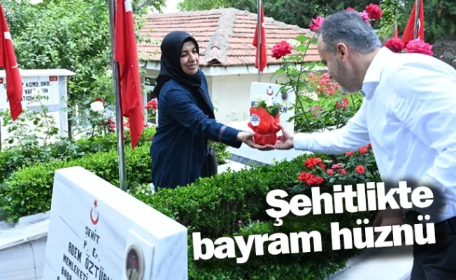 Şehitlikte bayram hüznü
