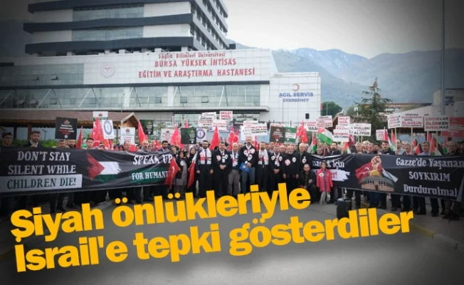 Siyah önlükleriyle İsrail'e tepki gösterdiler