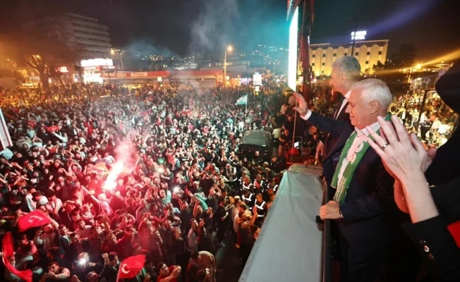 Bozbey’den zafer konuşması: “Bu değişimin kahramanı sizlersiniz”