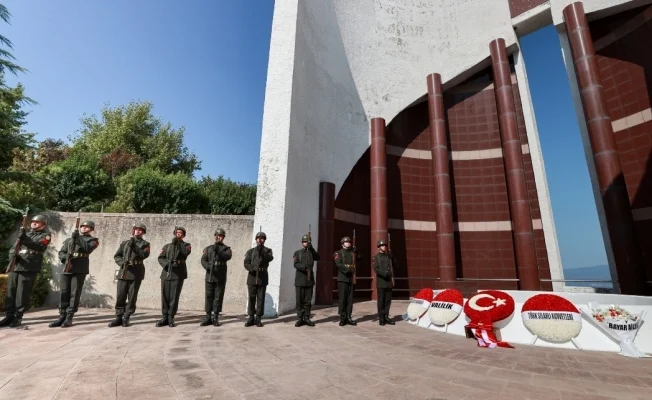 3. Cumhurbaşkanı Celal Bayar vefatının 38. yılında kabri başında anıldı