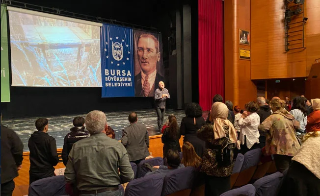 Sunay Akın, 'Cumhuriyet'e giden yol'da Bursalılar ile buluştu
