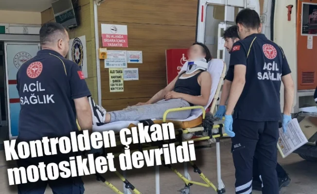 Kontrolden çıkan motosiklet devrildi