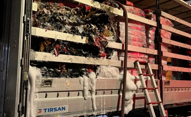 İnegöl'de park halindeki TIR'da yangın