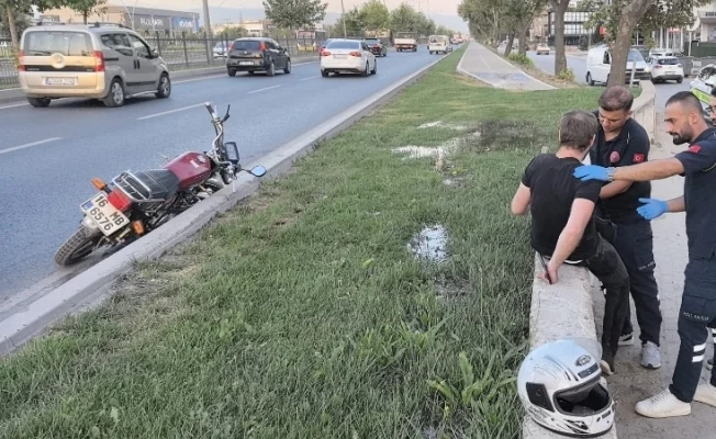 Motosiklet sürücüsü yaralandı
