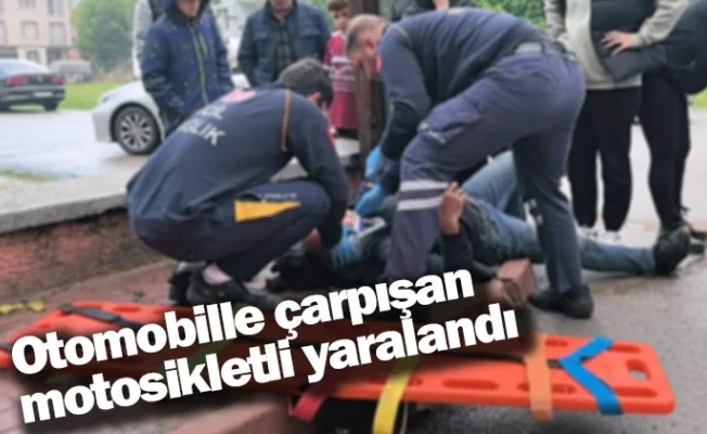 Otomobille çarpışan motosikletli yaralandı