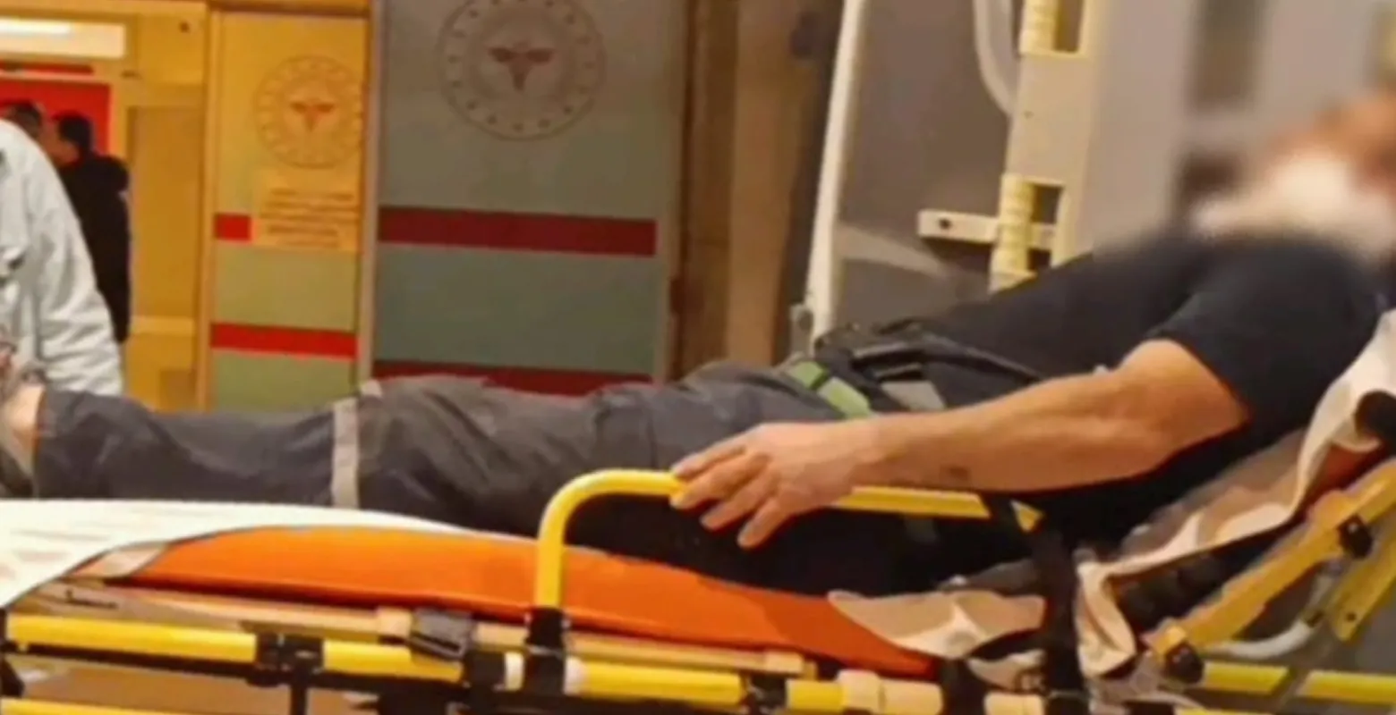 Yüzüne demir saplandı