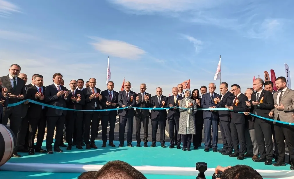 Ağaç İşleri Kavşağı Açıldı