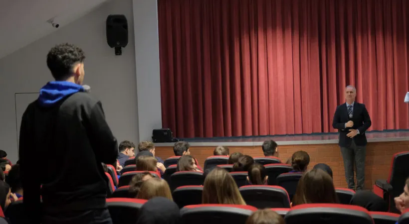 Başkan Taban Gençlere Kulak Veriyor