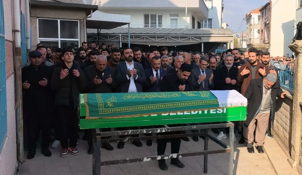 Son yolculuğuna uğurlandı