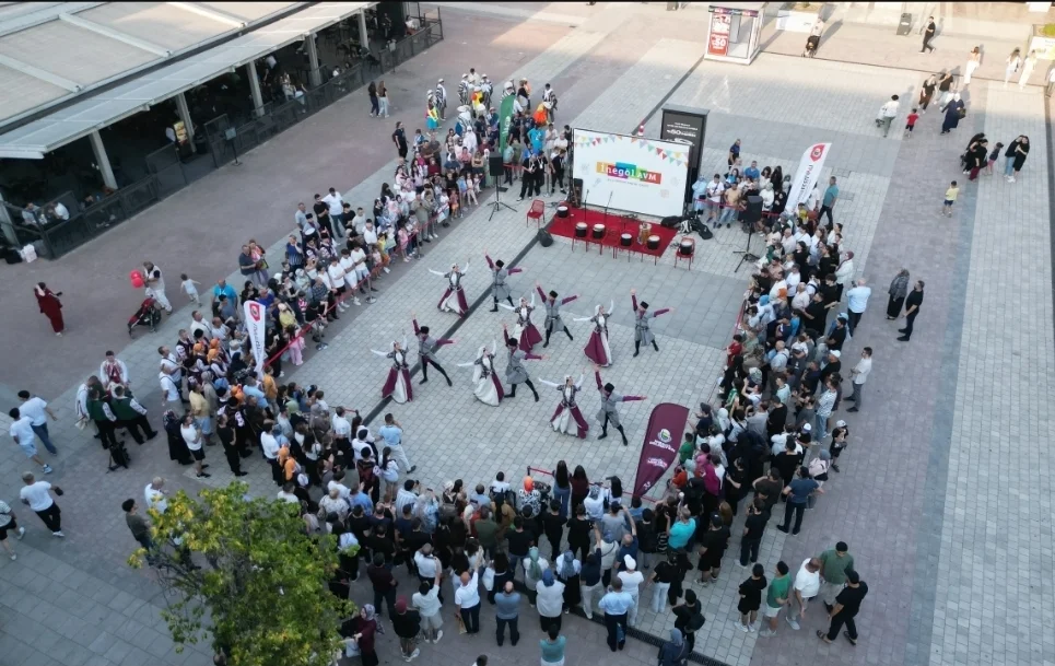 2025’te Şehrin Buluşma Noktası Yine  İnegöl AVM Oldu