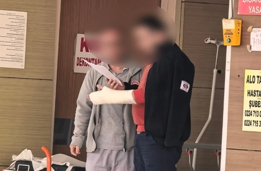 Elini makineye kaptırdı!