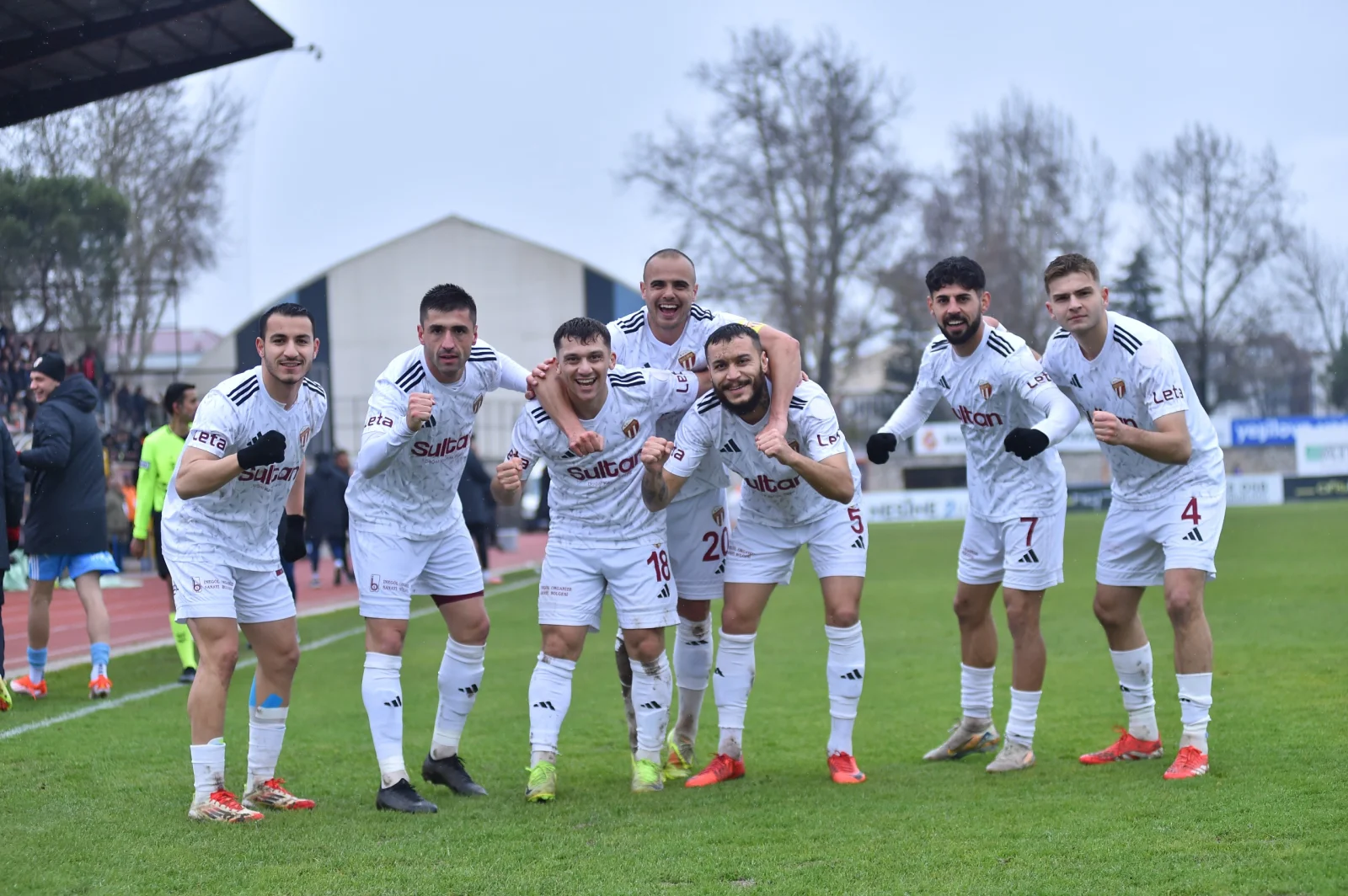 İnegölspor 3 puanı 3 golle aldı