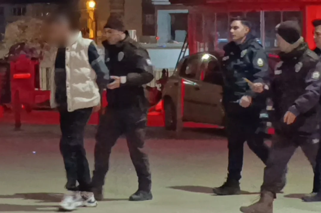 Akü hırsızı kıskıvrak yakalandı