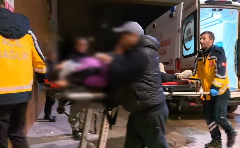 Karşıdan karşıya geçmeye çalışırken...