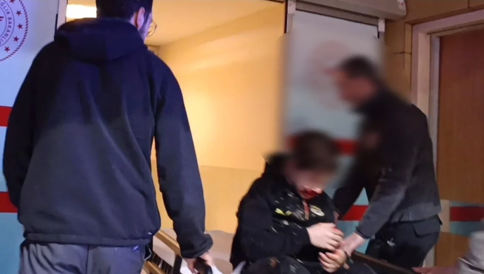 Gözünü hastanede açtı