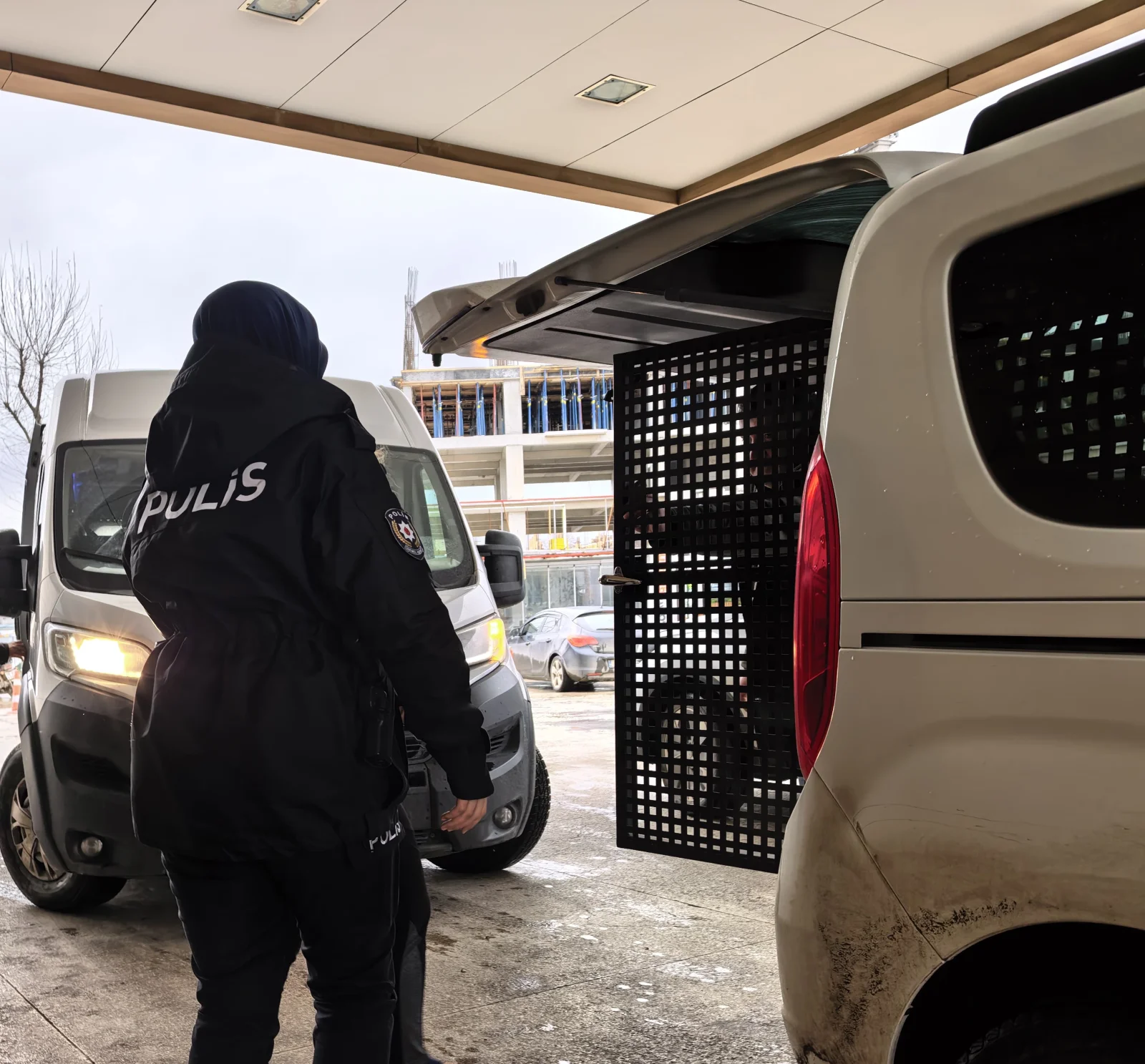 İnegöl'de altın dolu çantayı çalan hırsız yakayı ele verdi!