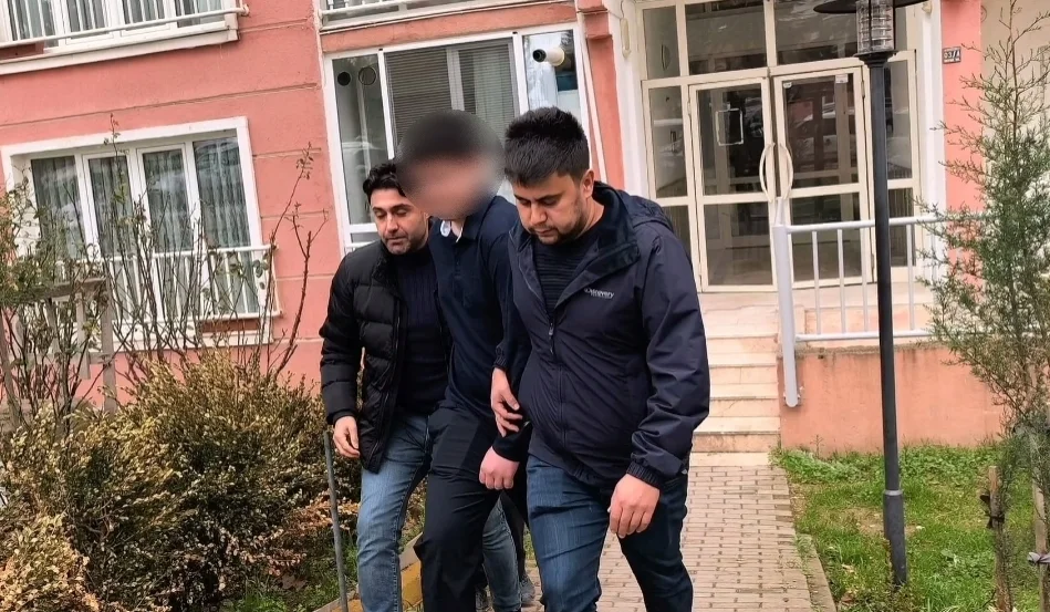 İnegöl'de hareketli anlar! Polis kapıyı koçbaşıyla ...