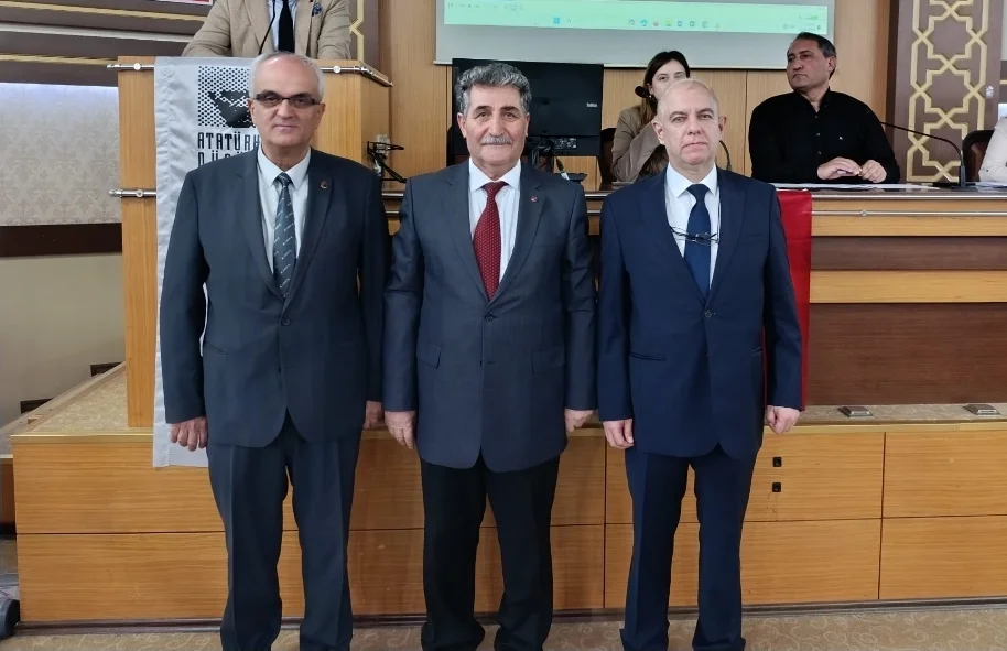 Atatürkçü Düşünce Derneği'nde yeni başkan belli oldu