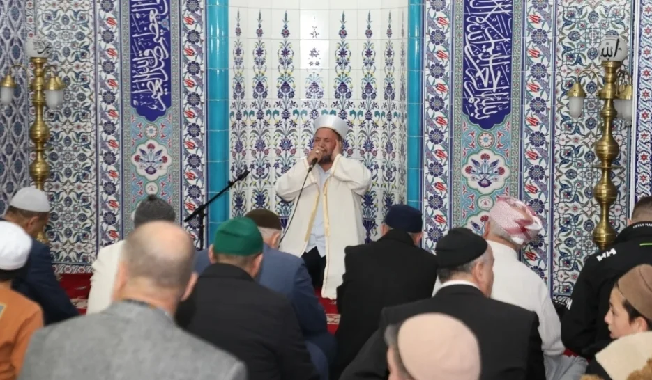 Hafız Ahmet Yüksel Tilavetiyle Gönülleri Mest Etti