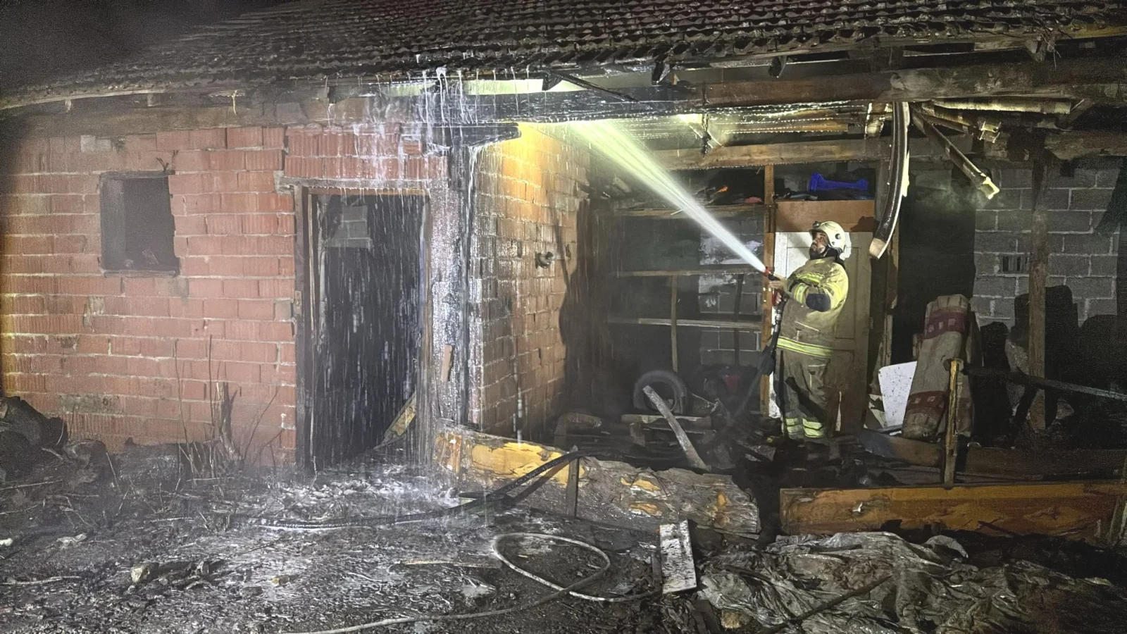 İnegöl'de gece vakti korkutan yangın!