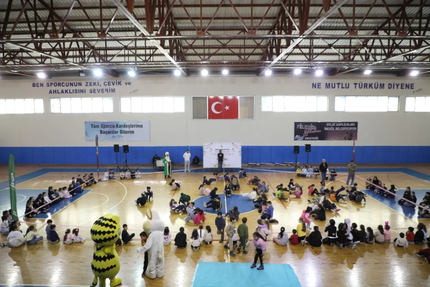 İnegöl’ün Mahalleleri Ramazan Şenliği İle Renkleniyor