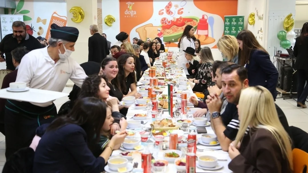 Türkiye’nin Doğa’sı Aynı Sofrada: 100’ü Aşkın Kampüste Binlerce Kişilik Eş Zamanlı İftar Buluşması