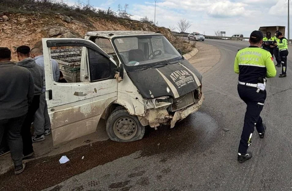 İnegöl'de sürücüsünün kontrolünden çıkarak ...