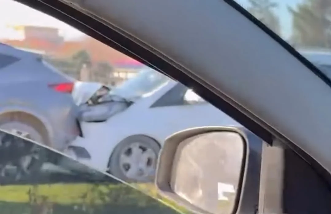 İnegöl'de 6 araç birbirine girdi