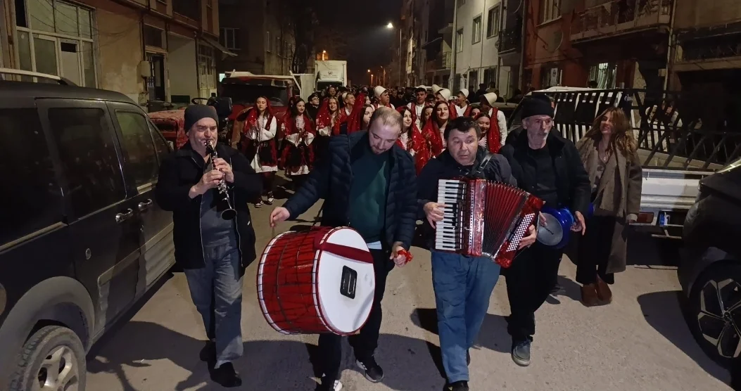 İnegöl'de Rumeli ezgileriyle sahura uyandırdılar