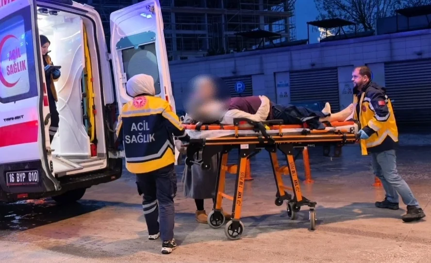 Yaşlı kadına çarpıp kaçtı!