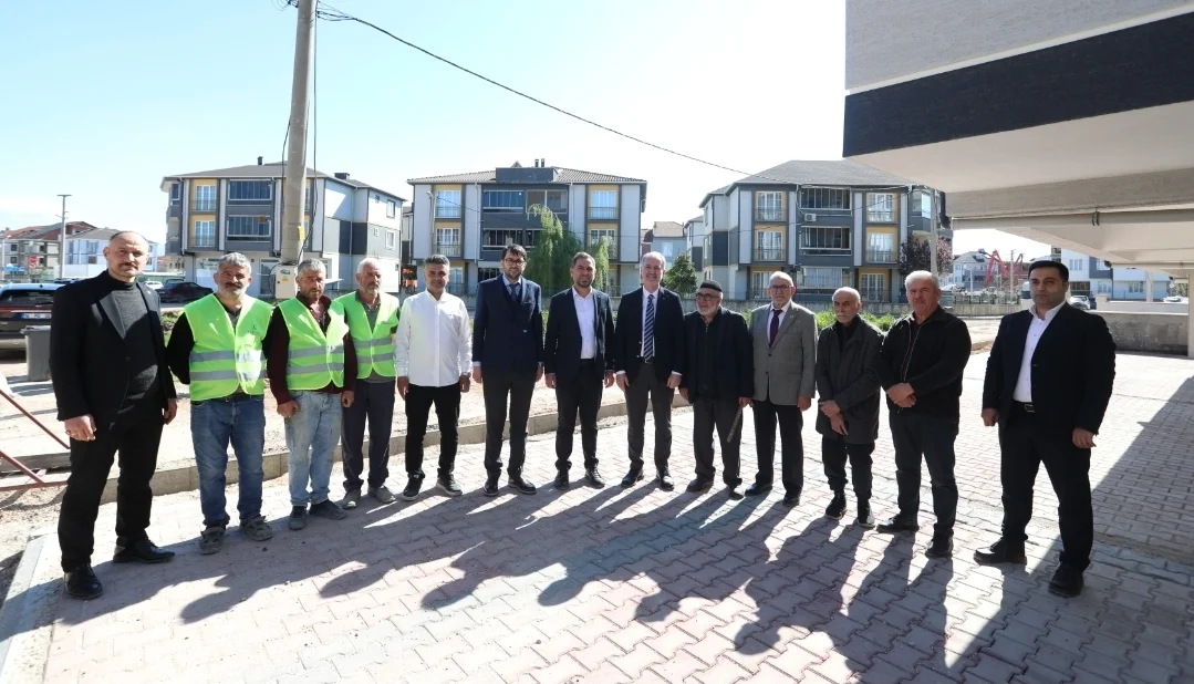 Yeni Mahallede 11 Sokakta Tretuvar Çalışması Sürüyor