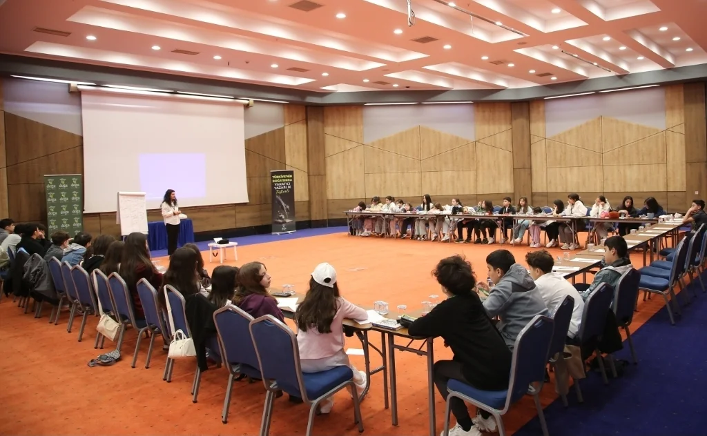 Doğa Koleji, yazma tutkusu olan öğrencilerini festivalde buluşturdu