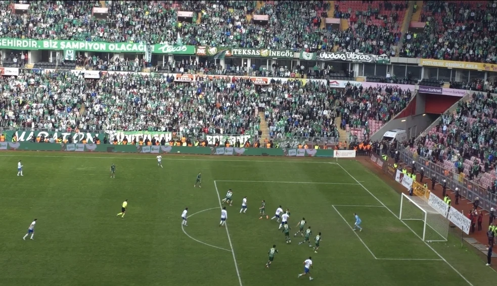 Bursaspor kazandı, şampiyonluğun kapısını araladı!