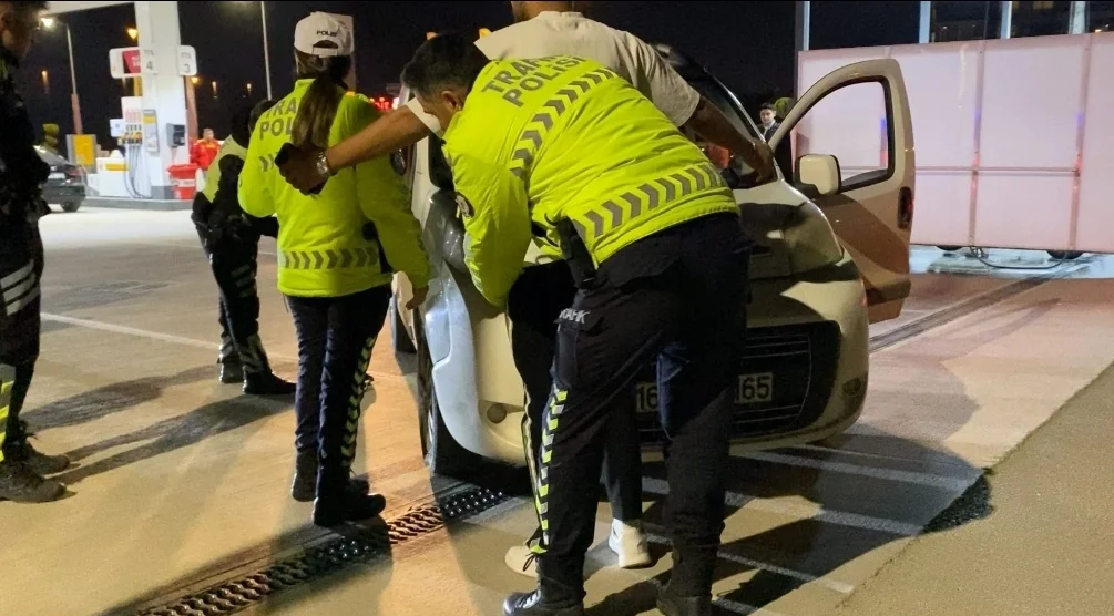 İnegöl'de hareketli anlar! Akaryakıt istasyonuna sığındı