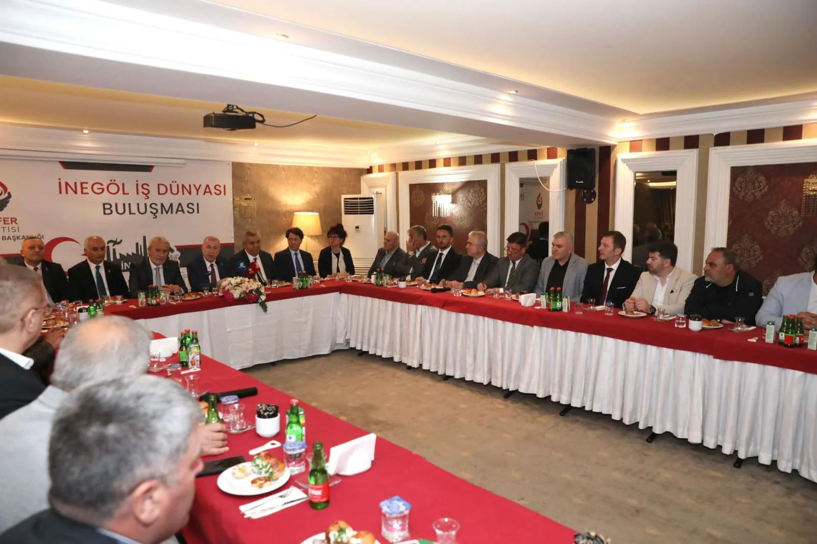 Ümit Özdağ İnegöl'de İş Dünyasıyla Buluştu