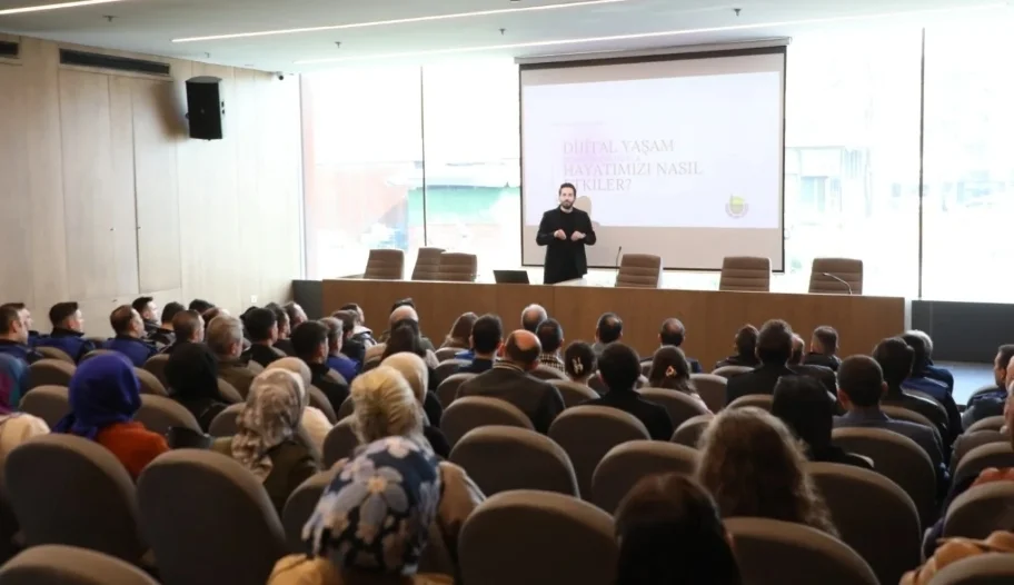 İnegöl Belediyesi’nden Personeline “Sağlıklı Dijital Yaşam Ve Ekran Kullanımı Yönetimi” Eğitimi