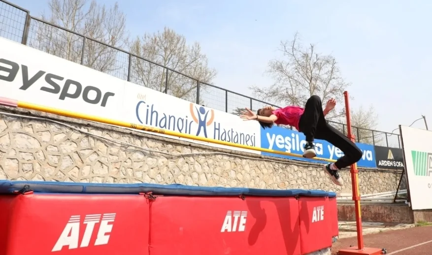 Puanlı Atletizmde Kupalar Sahiplerini Buldu