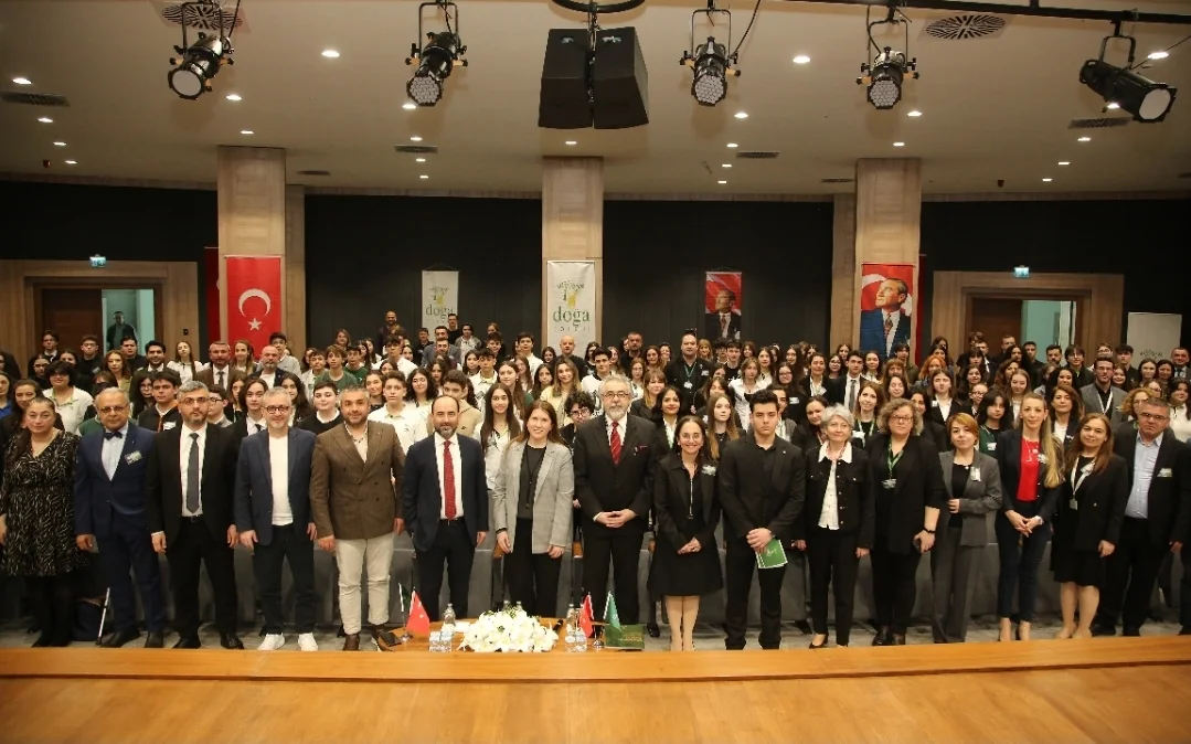 Doğa Koleji Öğrencileri Doğa BAP’ta Geleceğin Çözümlerini Sahneye Taşıdı