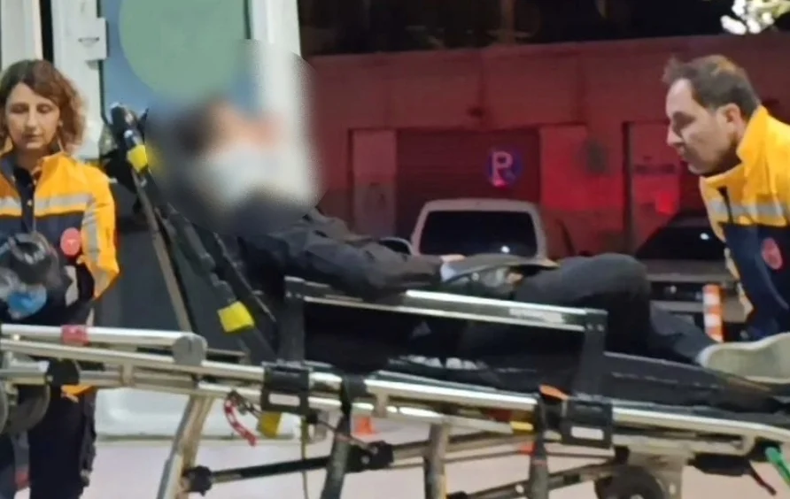 İnegöl'de kontrolden çıkan otomobil direğe çarptı