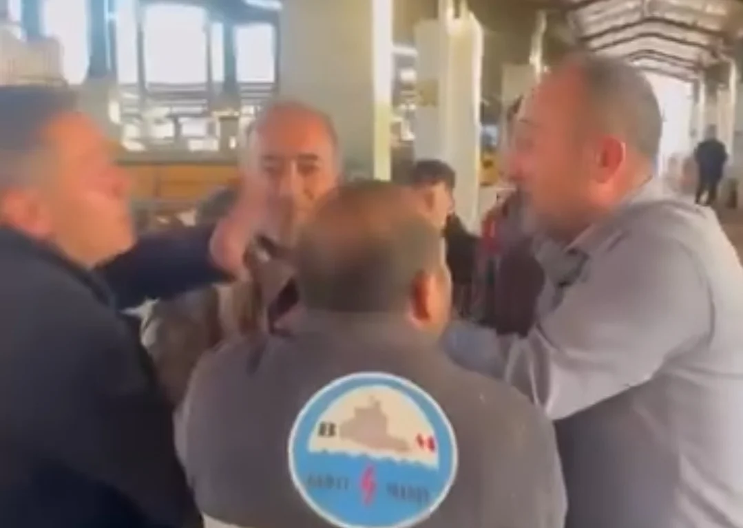 Hayvan pazarı sıkı pazarlıklara sahne oldu