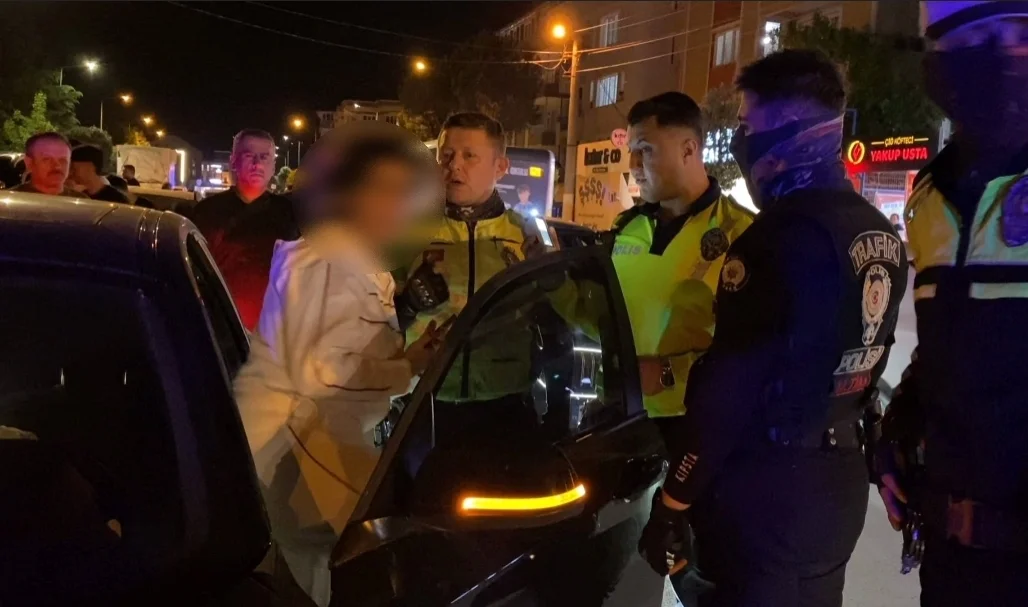 İnegöl'de 'dur' ihtarına uymayan kadın sürücü ...