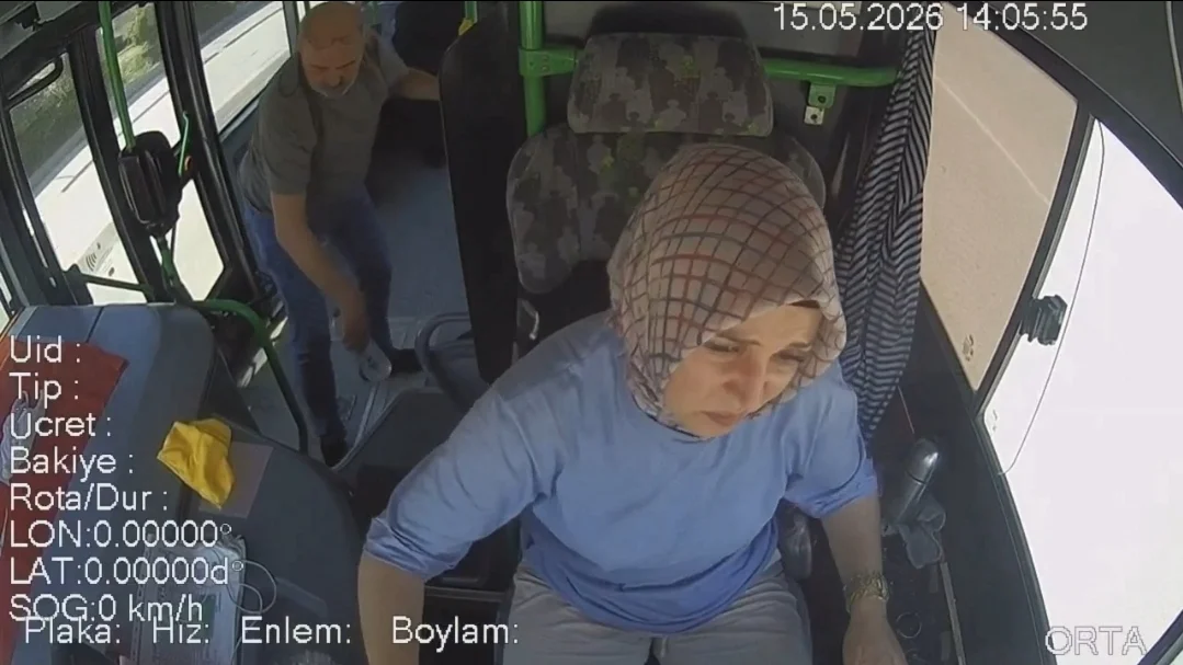 Yolcusu fenalık geçirince kadın şoför rotayı hastaneye çevirdi