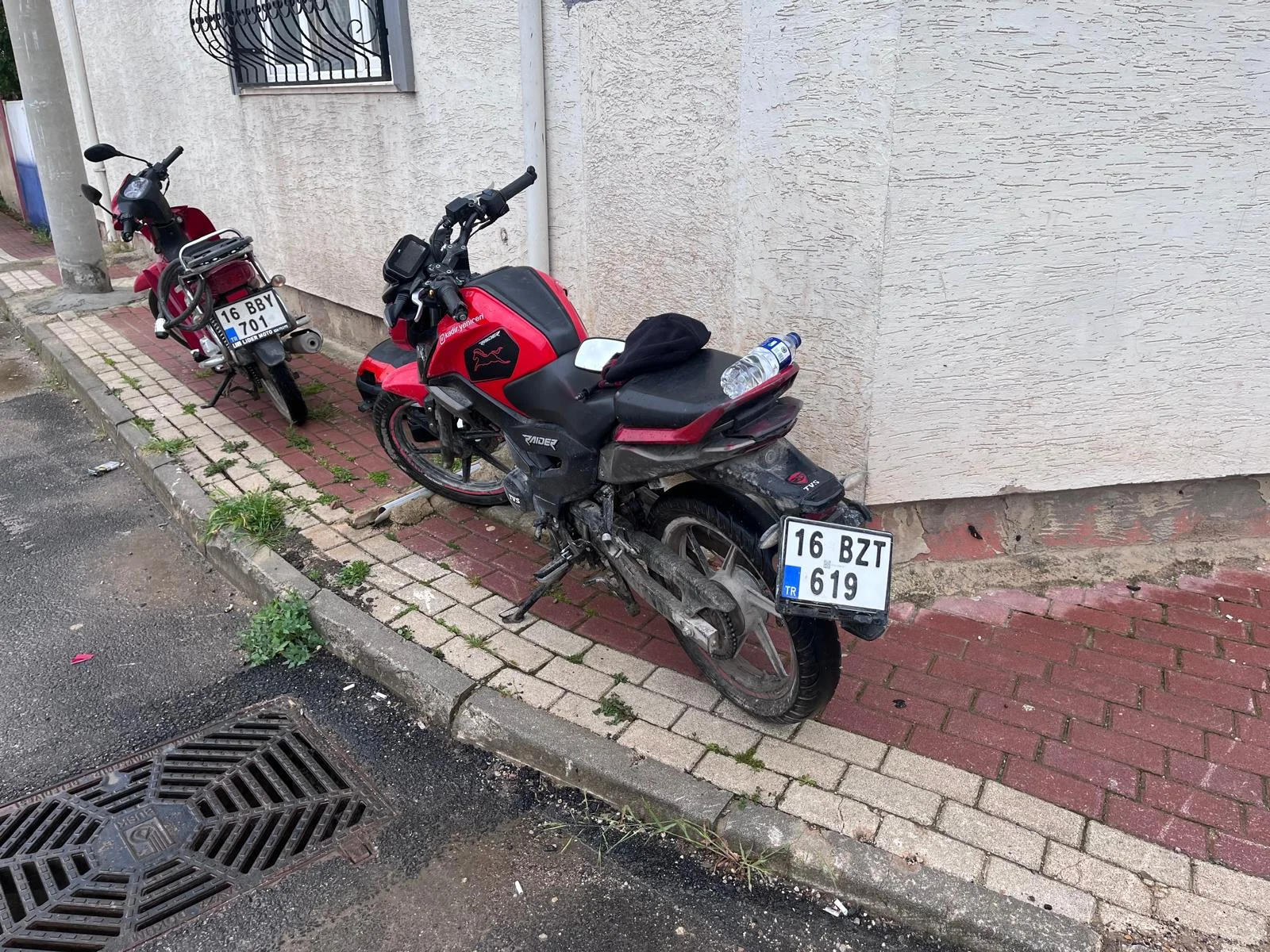 İnegöl'de motosikletler çarpıştı: 2 yaralı