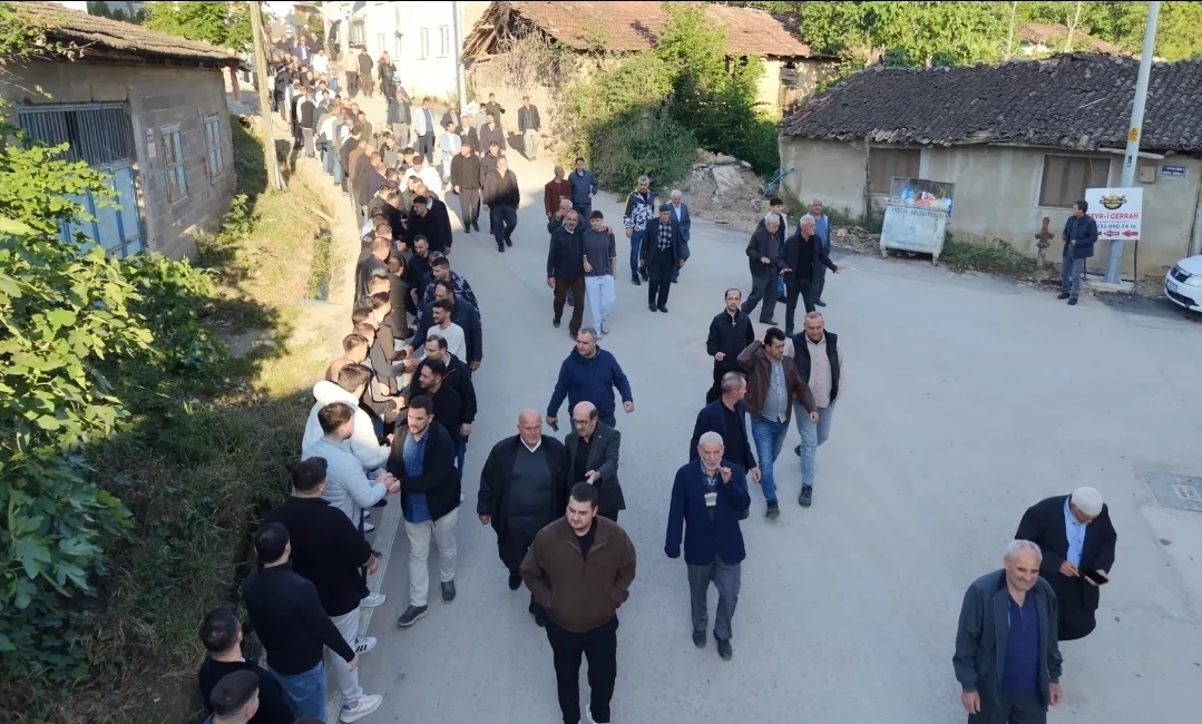 İnegöl'de 1 kilometrelik bayramlaşma kuyruğu