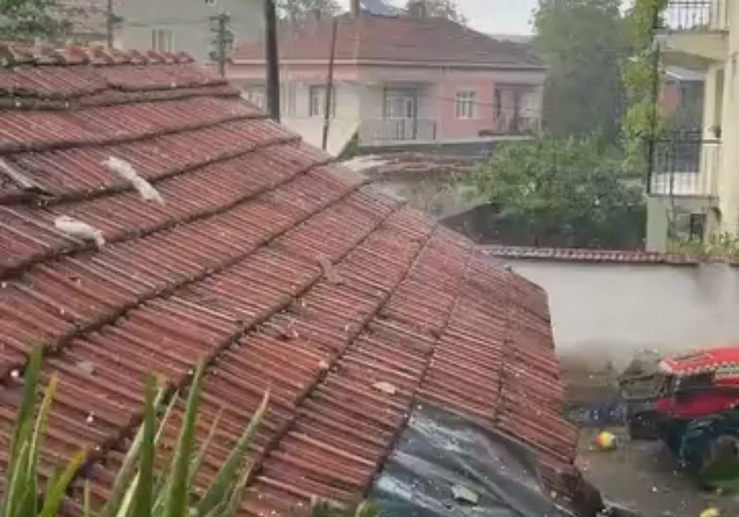 İnegöl'de dolu yağışı etkili oldu!