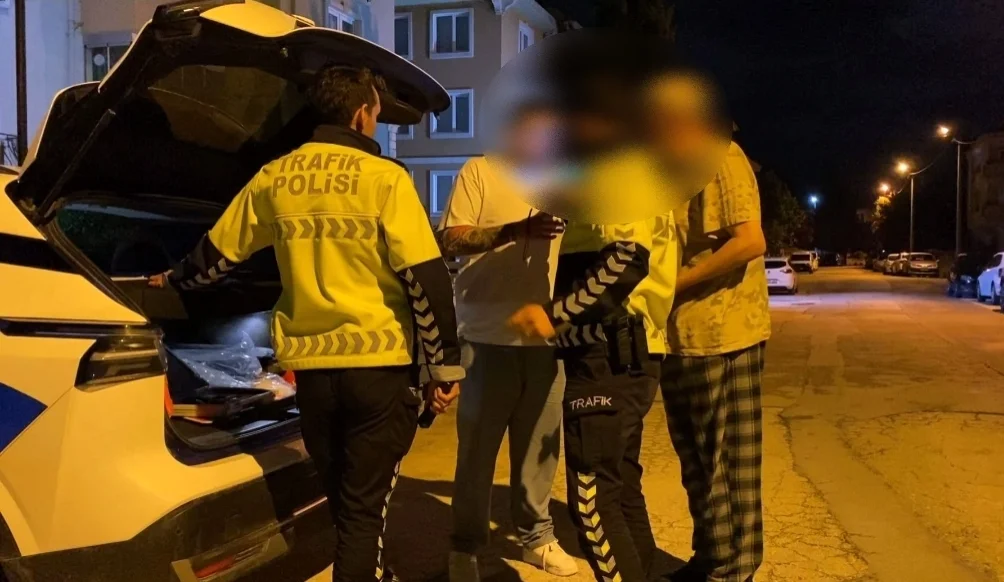 İnegöl'de polis dakikalarca dil döktü alkolmetreyi ...