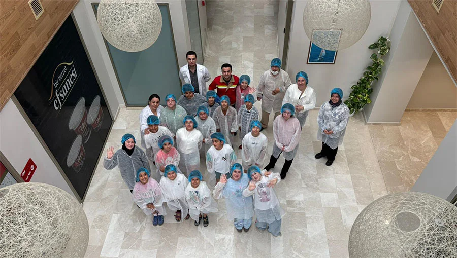 Bursalı öğrenciler süt fabrikasını gezdi